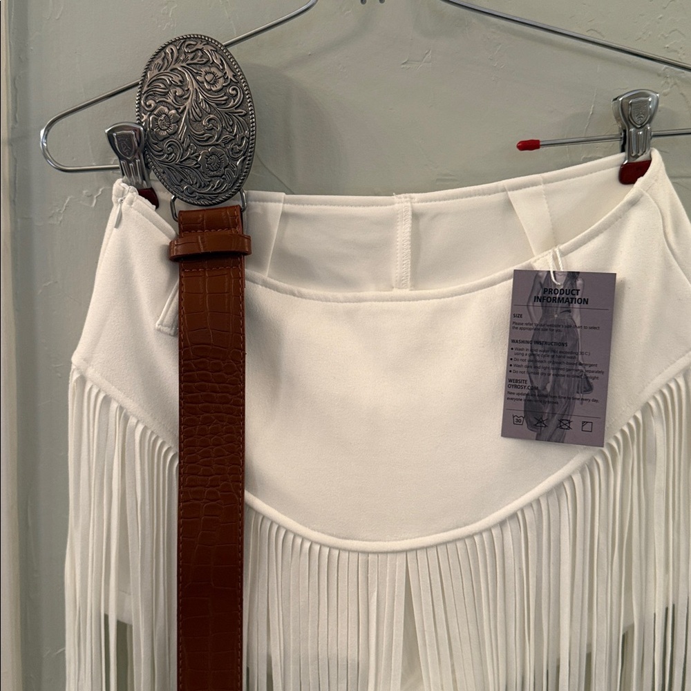 White Fringe Skirt and Vest Set - Picture 10 of 11